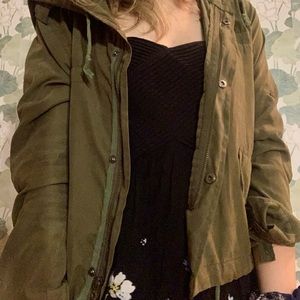 Brandy Melville Cropped Army Green Jacket🌲